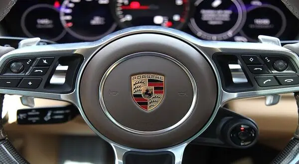 New Porsche’s Taycan GTS