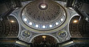 Saint Peter's Basilica in the Vatican by Giorgio Bonsati Set