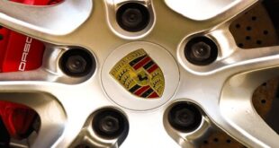 Porsche Teased 911 GT3 RS August Debut