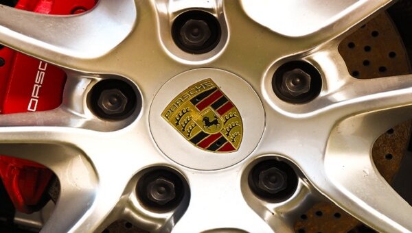 Porsche Teased 911 GT3 RS August Debut