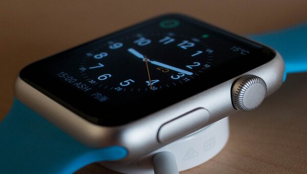 Your Personalized Luxury: Diamond Apple Watch Case