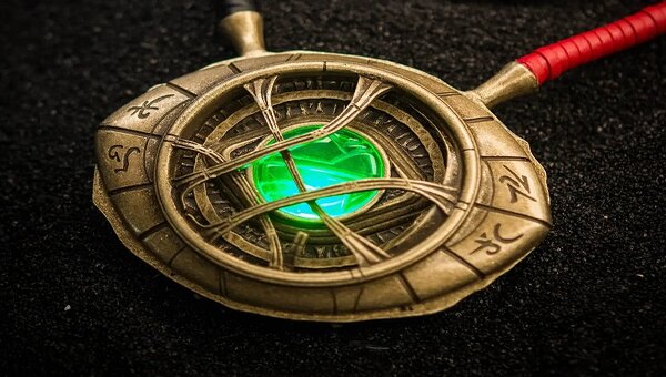 Let The Magic Begins: Marvel Doctor Strange Replica Set