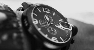 UR-112 Aggregat “Back to Black”: Urwerk Avant-garde Timepiece