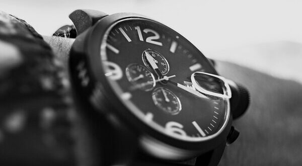 UR-112 Aggregat “Back to Black”: Urwerk Avant-garde Timepiece