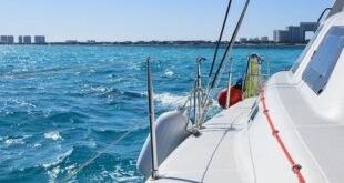 Riviera Maya Awaits: Stunning Belle Yacht Trip